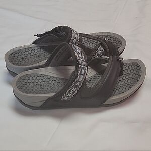 Baretraps Women's Black Sandals